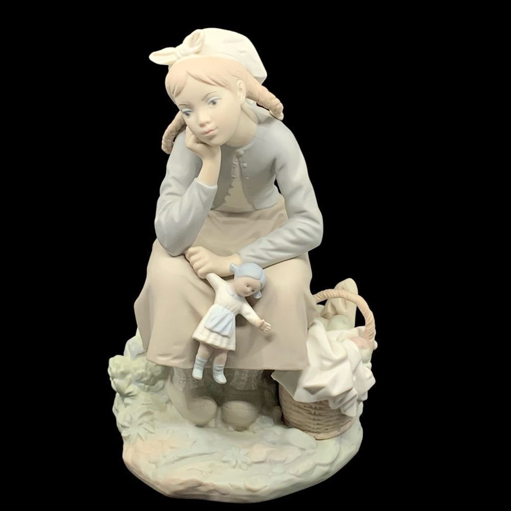 Lladro Dutch Girl w/Doll #1211 Children Playing Matte‎ Finish Porcelain Figurine